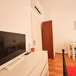 Cozy Studio In City Centar Stosija Daire *