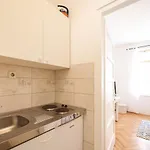 Cozy Studio In City Centar Stosija Daire *