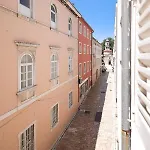 Cozy Studio In City Centar Stosija Daire