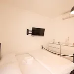 Cozy Studio In City Centar Stosija Daire *
