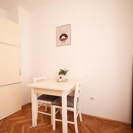 Cozy Studio In City Centar Stosija * Задар