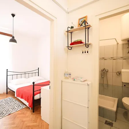 아파트 Cozy Studio In City Centar Stosija *