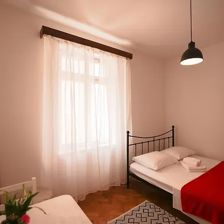 Cozy Studio In City Centar Stosija * Задар
