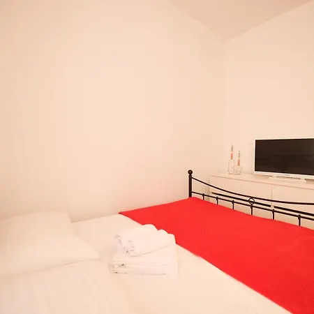 Cozy Studio In City Centar Stosija * 扎达尔
