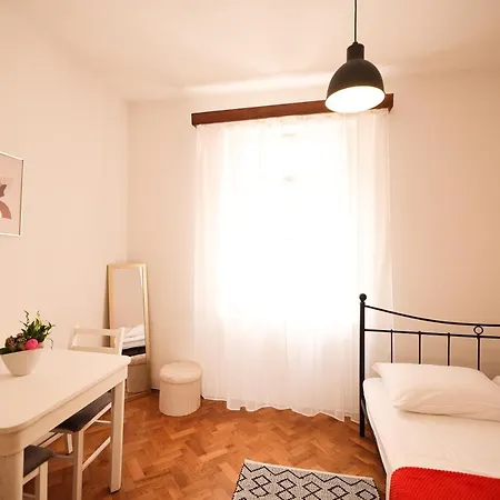 Cozy Studio In City Centar Stosija