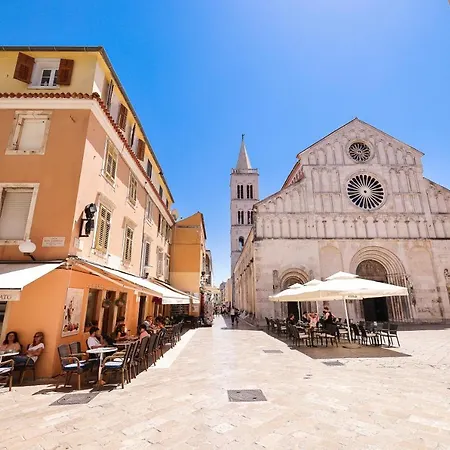 Cozy Studio In City Centar Stosija 扎达尔